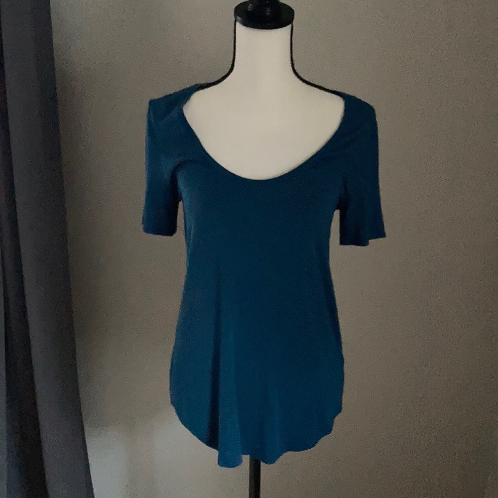 Aritzia Babaton tshirt